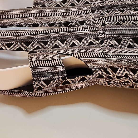 Forever 21 Cutout Back Maxi Dress, Black White Flowy Boho, Size Small - Picture 6 of 8